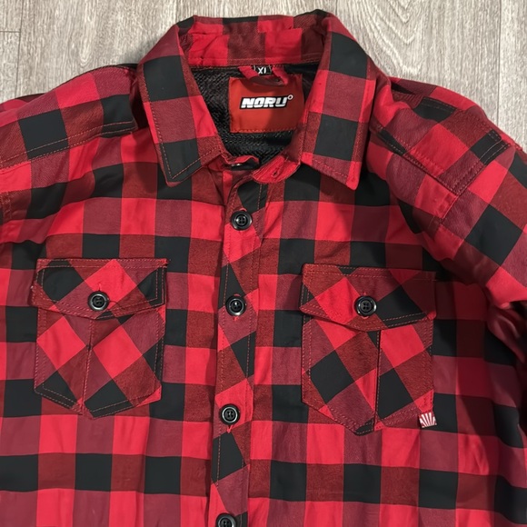 Noru red and black checkered riding shirt with armor men’s sz XL - Picture 6 of 10